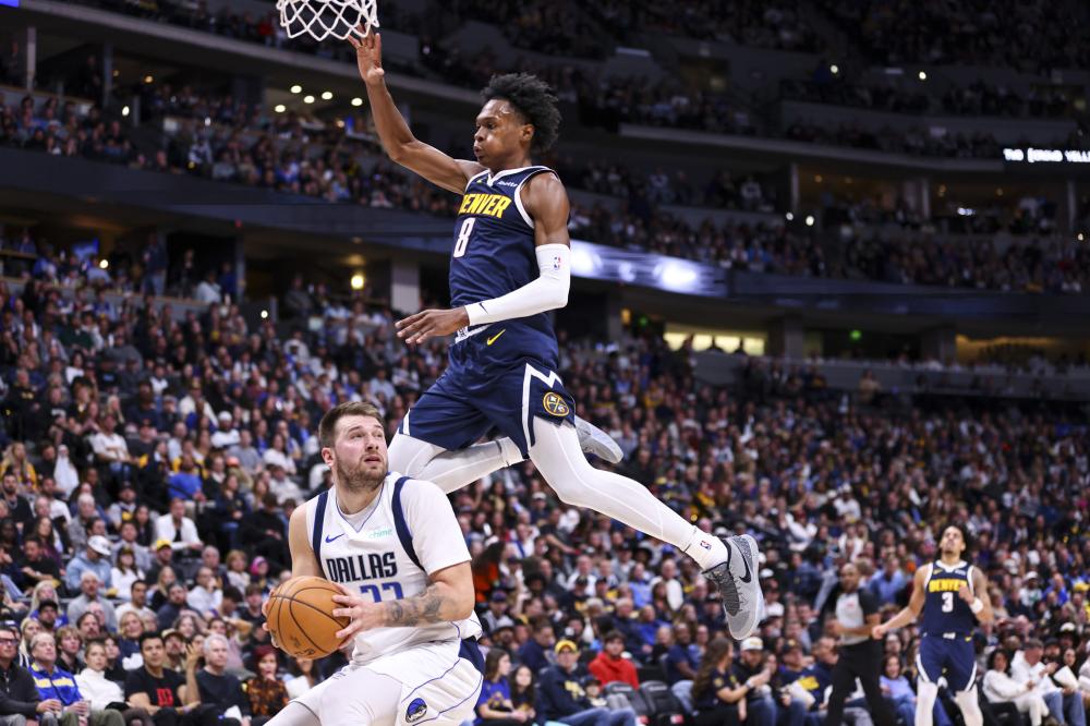 相对平静的 相对平静的