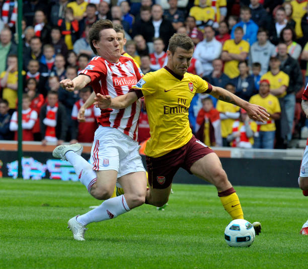 港的激烈较 港的激烈较